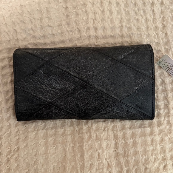 Free People Wallet - Picture 4 of 4